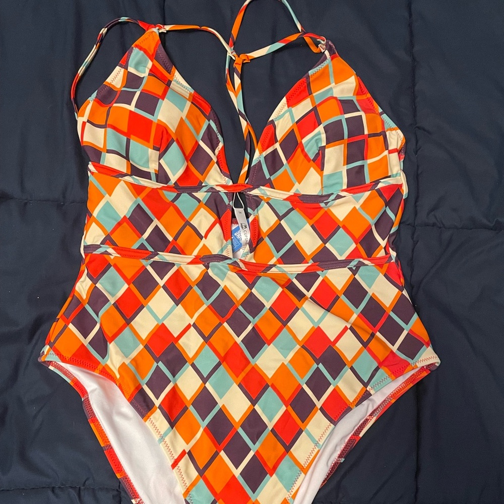 Cupshe, BRAND NEW, size XL, very cute orange geometric design one piece